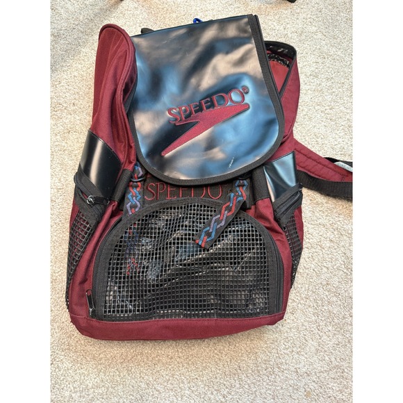 Speedo Large Swim Teamster Sports Utility Backpack in Red - Picture 1 of 3
